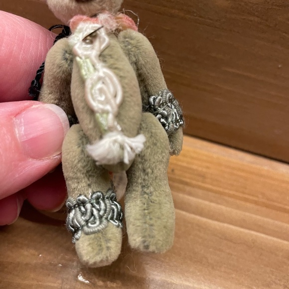 Ganz Mini Teddy Bear Flower Girl - Picture 3 of 16